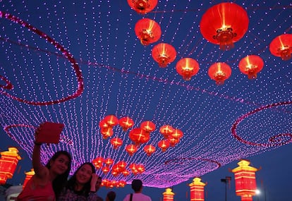 Celebraciones antes del Año Nuevo Chino en Marina Bay, Singapur.