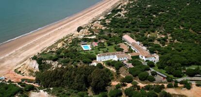 Vista aérea del Parador de Mazagón en plena Costa de la Luz, Huelva