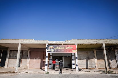 Una tienda de alimentos, a las afueras de Homs. 