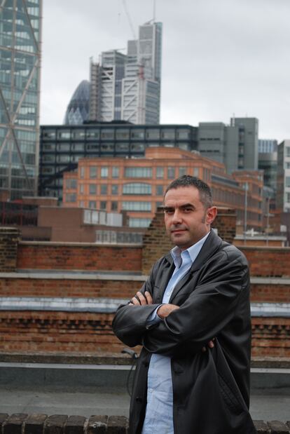 Retrato de Alejandro Zaera Polo en la azotea de su oficina en Londres.