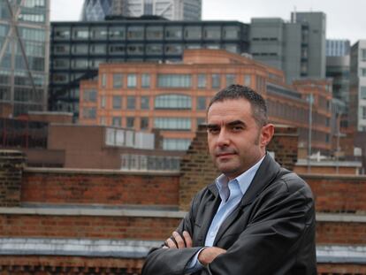 Retrato de Alejandro Zaera Polo en la azotea de su oficina en Londres.