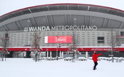 Los aledaños del Wanda Metropolitano este sábado por la mañana. / Sergio Pérez (REUTERS)
