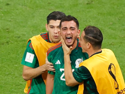 Luis Chávez celebra su gol contra Arabia Saudí, este miércoles en Doha.