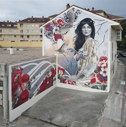 A Dona do Estuario' (The Woman of the Estuary), by Lula Goce, is inspired by nature in the Spanish province of Pontevedra, more specifically the estuary of Baiona, with its unique biodiversity and natural beauty. In the graffiti, ranked second, a woman can be seen representing Mother Nature, who takes care of her environment and nurtures it so that the rest of living beings can live in balance. "Dedicated to my mother, for her strength, perseverance, and for being the best example of a woman I could have had," said the artist of her work.