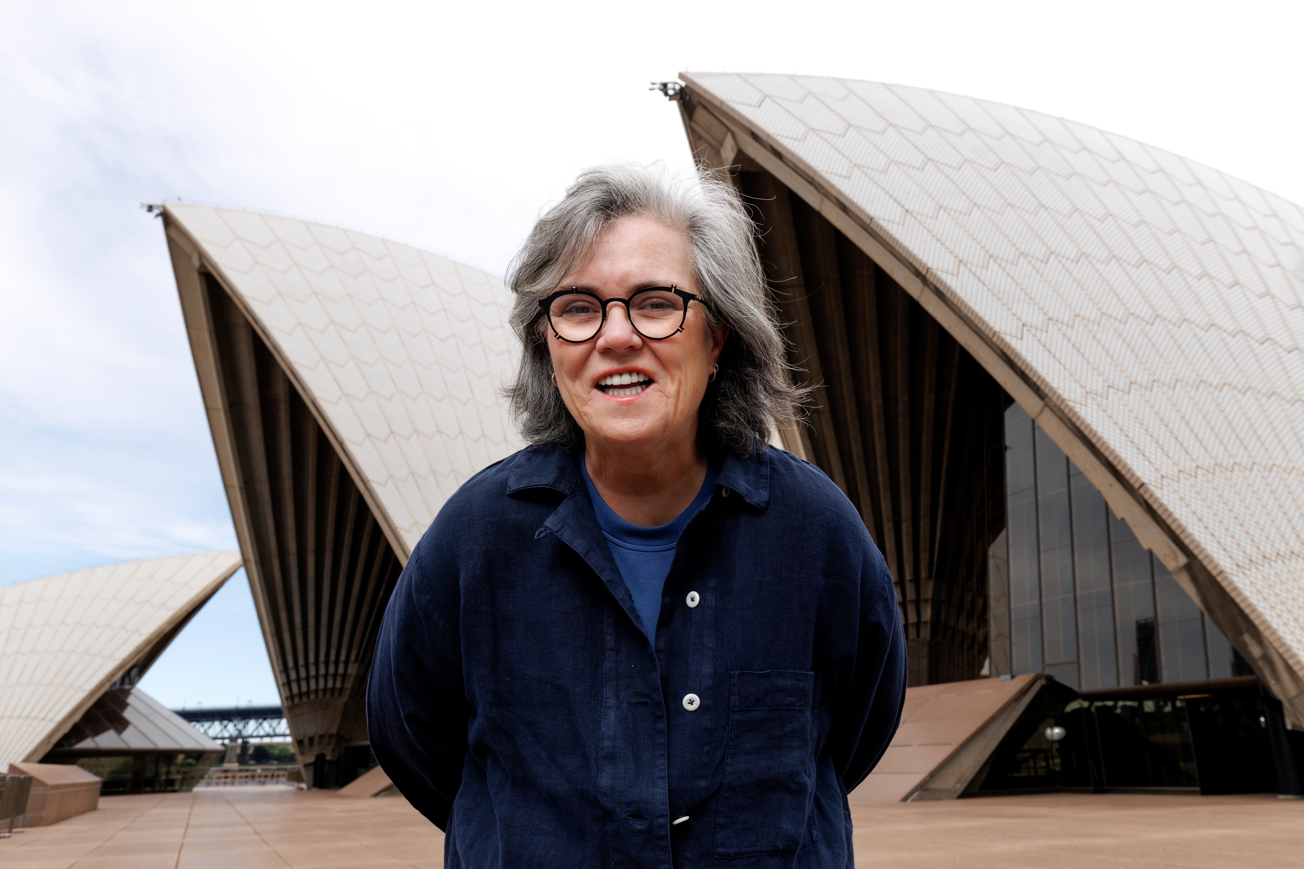 Rosie O’Donnell reflexiona sobre su ‘lifting’ tras años de rechazo a la cirugía estética: “Simplemente dejé de discutir con el espejo”