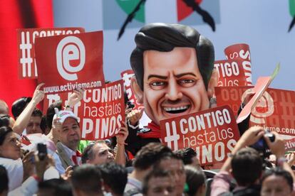 Simpatizantes de Enrique Peña Nieto en su mitin de cierre de campaña.