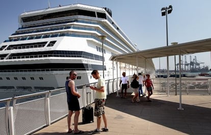 Crucero en el Puerto de Valencia, en 2012. 