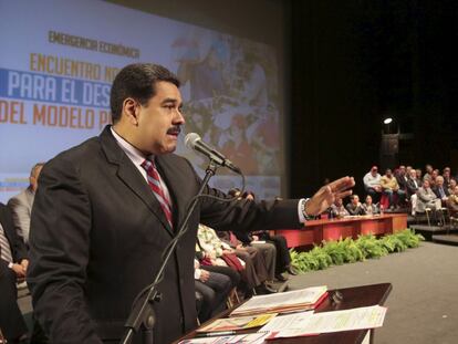 Nicol&aacute;s Maduro, durante una reuni&oacute;n con empresarios el pasado martes.