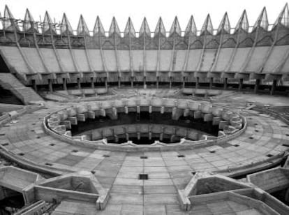 Edificio del Centro de Restauraciones Artísticas, en Ciudad Universitaria (Madrid), más conocido como "la corona de espinas". |