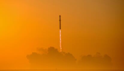 Despegue de un cohete de la compañías SpaceX