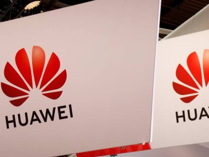 Logo de Huawei en una feria en París