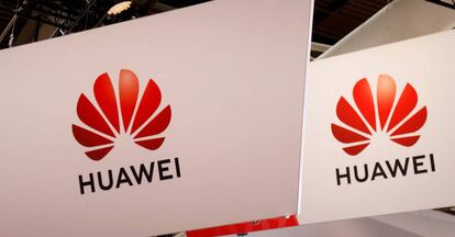 Logo de Huawei en una feria en París