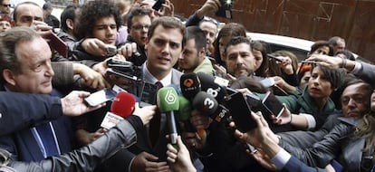 Albert Rivera atiende a la prensa, en una imagen captada cuando presidía Ciudadanos.