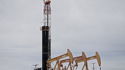 Bombeo de petróleo en Texas, Estados Unidos.