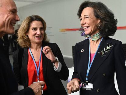 La ministra para la Transición Ecológica Teresa Ribera, y la presidenta del Banco Santander Ana Patricia Botín, en la COP25.