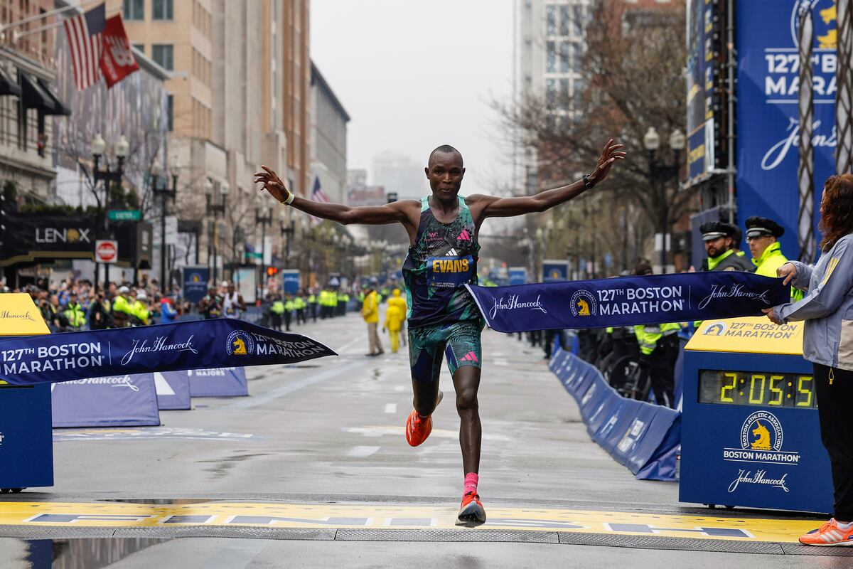 Boston Marathon sweep for Kenya, but not favorite Kipchoge | Sports | EL  PAÍS English