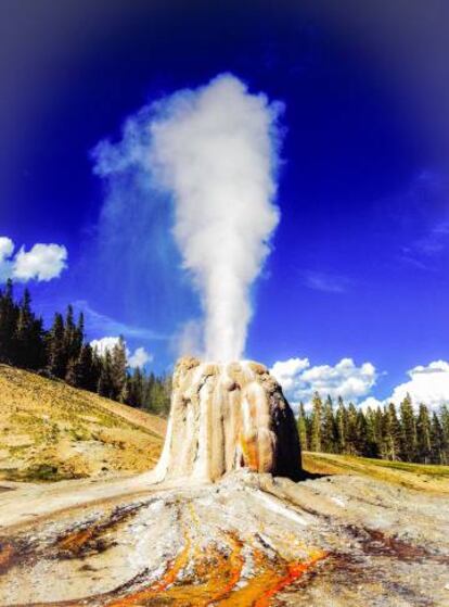 El géiser Lone Star, en el parque nacional de Yellowstone (Estados Unidos).