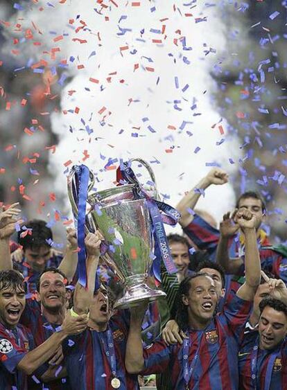 El Barça celebra el triunfo en 2006.