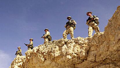 Miembros del 23º Regimiento de Zapadores, durante unas maniobras en Omán el pasado 27 de septiembre.