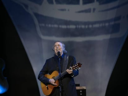Serrat, durante el concierto del viernes en Peralada.
