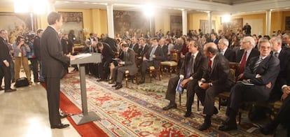 El presidente del Gobierno, José Luis Rodríguez Zapatero, comparece ante los empresarios.