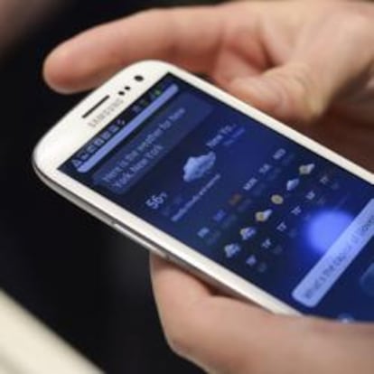 Samsung ha presentado el nuevo Galaxy SIII, que saldrá a la venta a finales de mayo de 2012. Cuenta con sistema operativo Android 4.0 Ice Cream Sandwich y un peso de 133 gramos