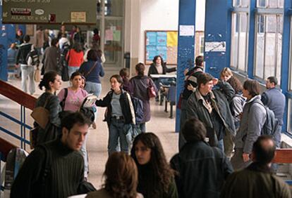 Estudiantes en la Facultad de Filosofía de la Universidad Autónoma de Madrid.