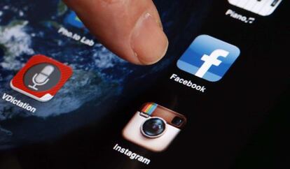 Un móvil con la aplicación de Instagram.