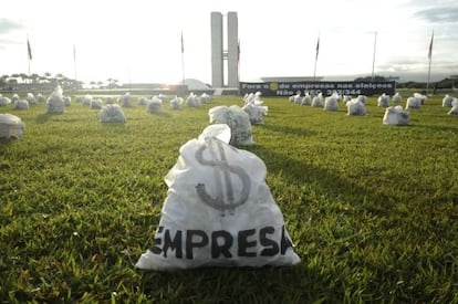 Manifesta&ccedil;&atilde;o contra o financiamento privado em Bras&iacute;lia.