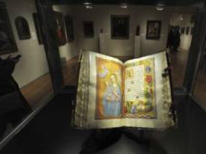 En la sesión de arte del Renacimiento en el Rockefeller Center de Nueva York, que rozó los 45 millones de dólares en sesión total, tuvo como estrella la puja por este libro en cuyas 252 páginas de papel vitela. EFE/Archivo
