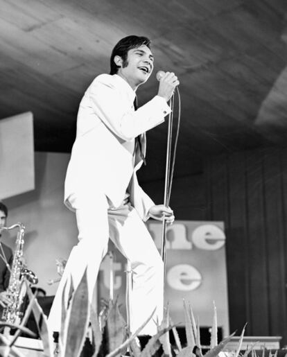 El cantante Bruno Lomas, durante un concierto en 1967 en Madrid.