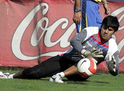 Ustari, en un entrenamiento con el Getafe.