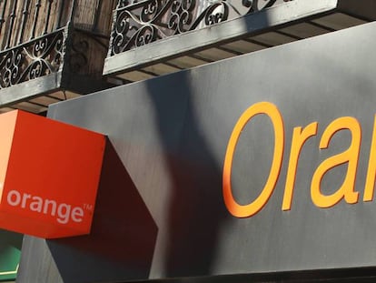 Orange lanza una tarifa social de fibra y móvil por 15 euros al mes