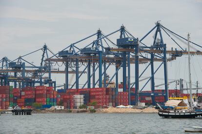 Un puerto de contenedores en Cartagena, Colombia.