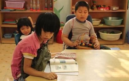 Unos niños afectados por agente naranja, en la escuela Vietnam Friendship Village, una institución que se dedica a las víctimas