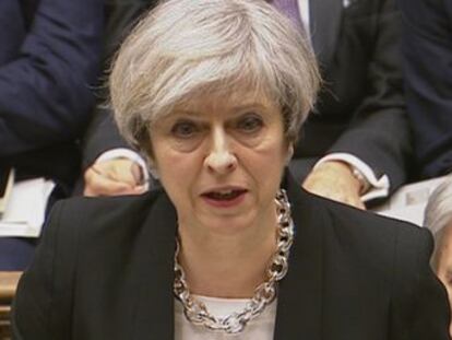 La primera ministra comparece ante el Parlamento lleno a rebosar 24 horas después de un ataque