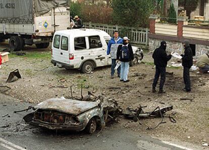 Atentado contra el concejal Iñaki Dubreuil, el 22 de febrero de 2001, en el que murieron dos transeúntes.