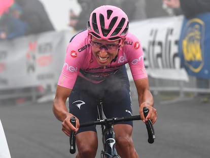 El colombiano Egan Bernal durante la etapa en el Zoncolan, este sábado.