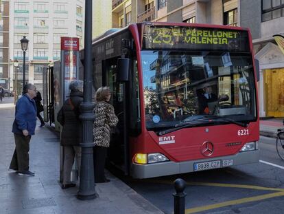La EMT de Valencia sube el bonobús 50 céntimos