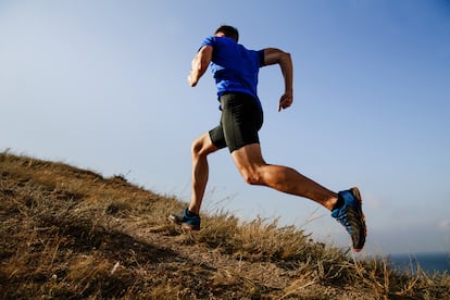 "En torno al 15% de las consultas que tenemos son personas deportistas que quieren hacerse un reconocimiento y saber cómo está su salud cardiaca", afirma el doctor Juan Enrique Puche.