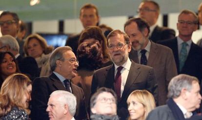 Florentino P&eacute;rez con Mariano Rajoy en el palco del Bernab&eacute;u.