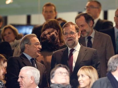 Florentino P&eacute;rez con Mariano Rajoy en el palco del Bernab&eacute;u.