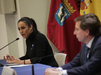 Begoña Villacís y José Luis Martínez de Almeida, en la rueda de prensa para periodistas a través de internet.