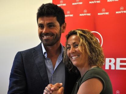 Alonso y Gala León, durante la presentación del primero.