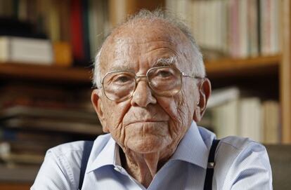 Santiago Carrillo. 