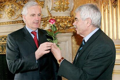 Pasqual Maragall, durante la entrevista que ha mantenido con el ministro de Exteriores francés, Michel Barnier.