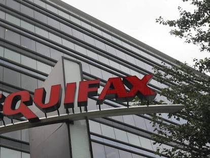 Equifax se desploma en Bolsa tras sufrir uno de los mayores hackeos informáticos de la historia