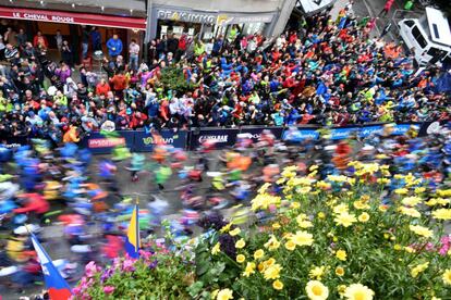 Vista cenital de los corredores a la salida de la competición en la localidad francesa de Chamonix, el 31 de agosto.