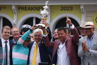 Bob Baffert, center, trainer of National Treasure