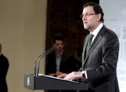 El presidente del Gobierno, Mariano Rajoy, durante su intervención ayer en el acto convocado en el Palacio de la Moncloa para presentar la reforma de las administraciones públicas.